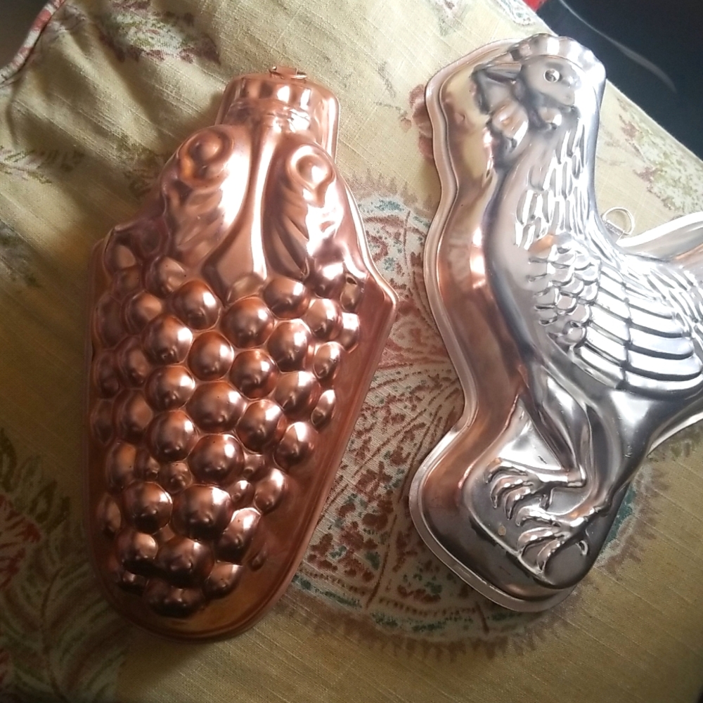 Vintage Farmhouse Copper Jello Mold Grapes  🍇  Decor